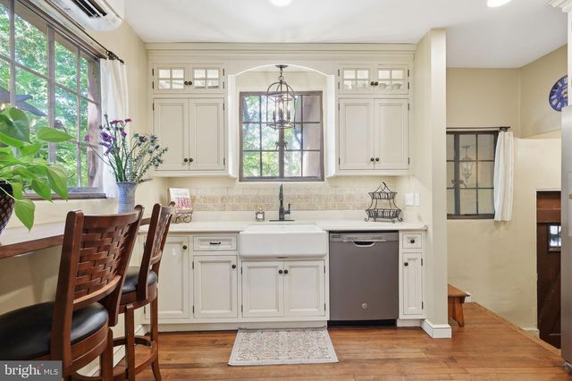 104 W FERRY RD, Yardley, PA 19067
