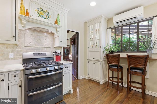104 W FERRY RD, Yardley, PA 19067