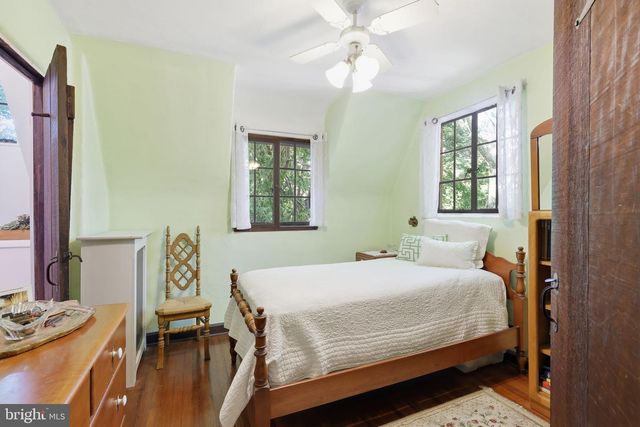 104 W FERRY RD, Yardley, PA 19067