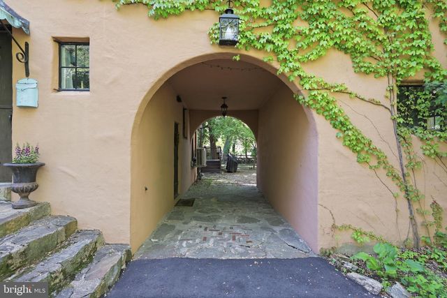 104 W FERRY RD, Yardley, PA 19067
