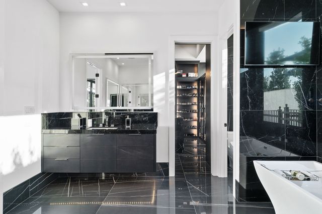 1572 Courtland Drive, Frisco, TX 75034