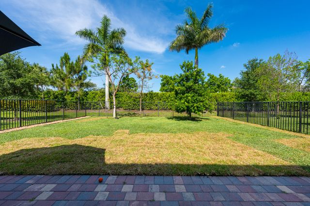 4819 Chantilly Road, Lake Worth, FL 33467