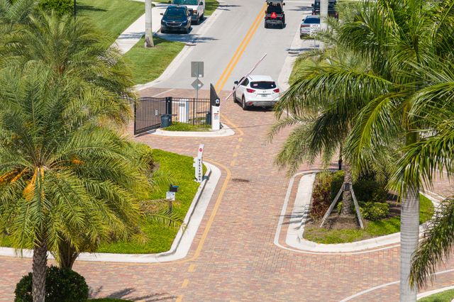 4819 Chantilly Road, Lake Worth, FL 33467
