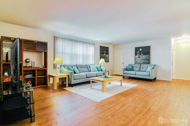 226 Bexley Lane, Piscataway, NJ 08854