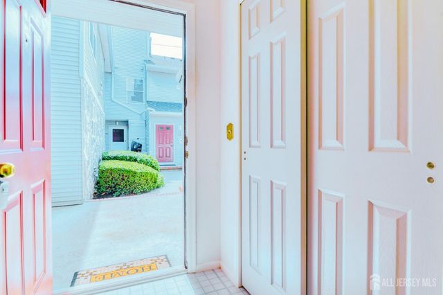 226 Bexley Lane, Piscataway, NJ 08854