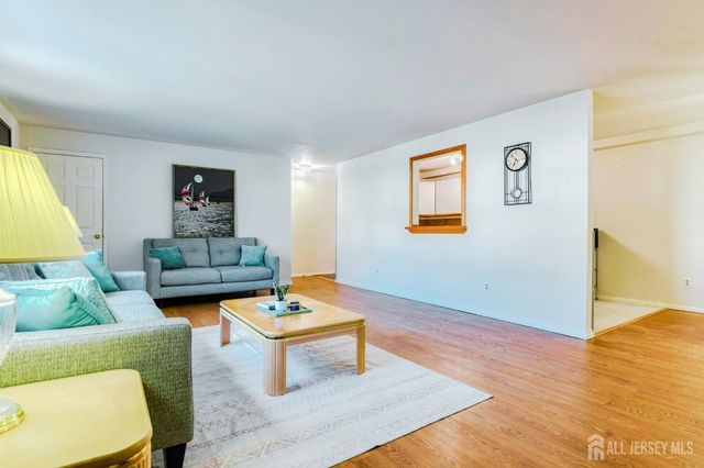 226 Bexley Lane, Piscataway, NJ 08854