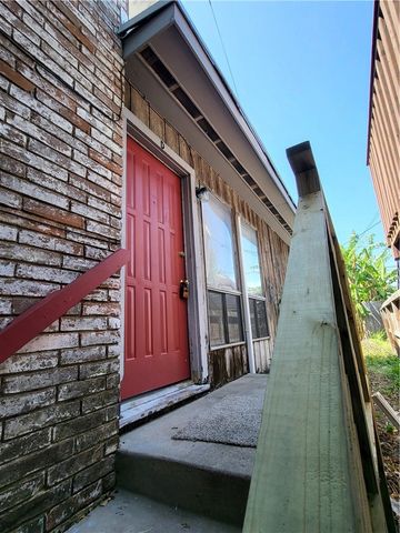 5832 Alameda St D, Corpus Christi, TX 78412