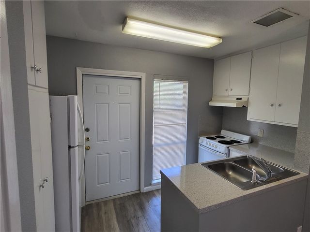 5832 Alameda St D, Corpus Christi, TX 78412