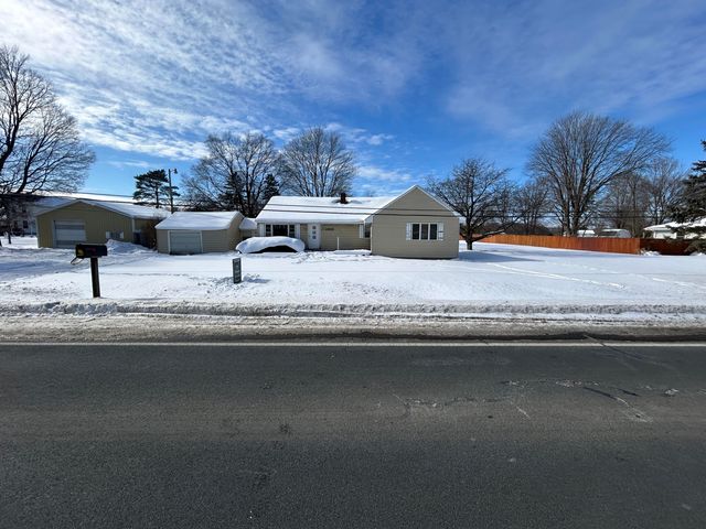 10515 N 12th Street, Plainwell, MI 49080