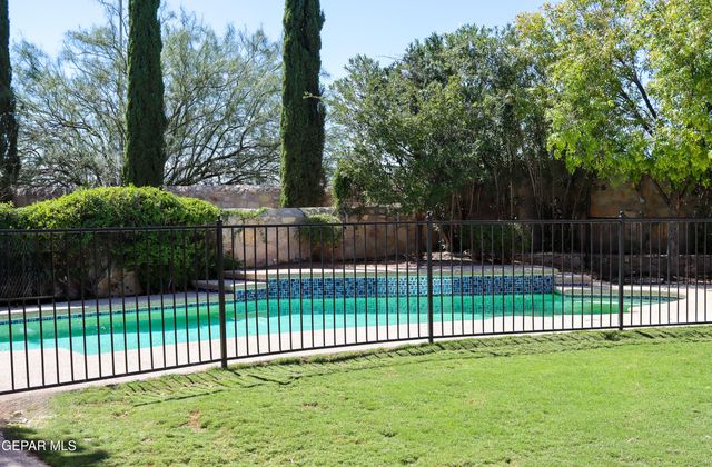 856 Marimba Drive, El Paso, TX 79912