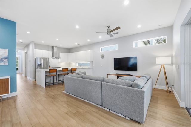 952 LA SALLE AVENUE, Orlando, FL 32803