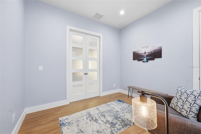 952 LA SALLE AVENUE, Orlando, FL 32803