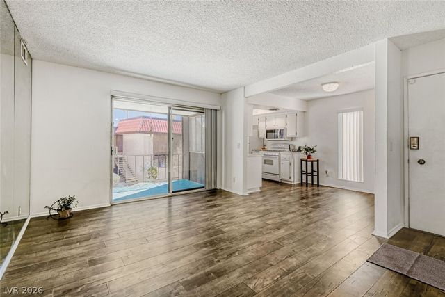 1405 Vegas Valley Drive 242, Las Vegas, NV 89169