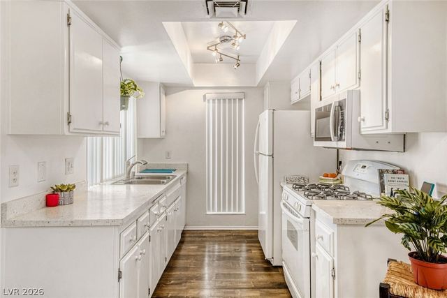 1405 Vegas Valley Drive 242, Las Vegas, NV 89169