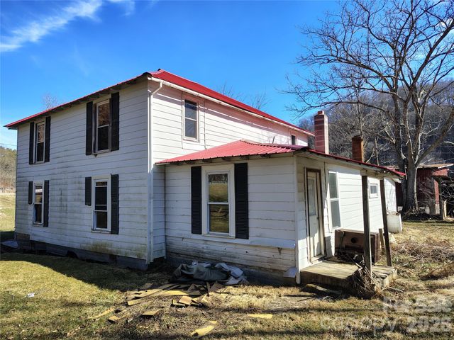 166 Old Helton School Road, Lansing, NC 28643