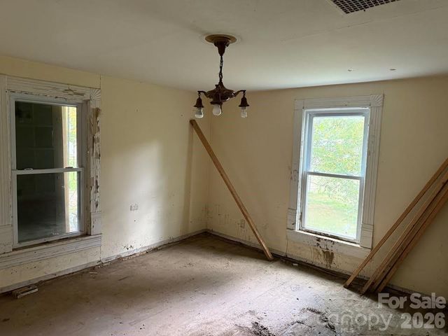 166 Old Helton School Road, Lansing, NC 28643