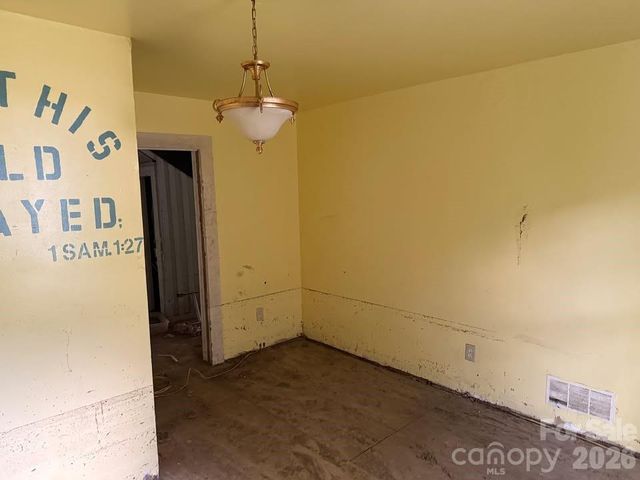 166 Old Helton School Road, Lansing, NC 28643