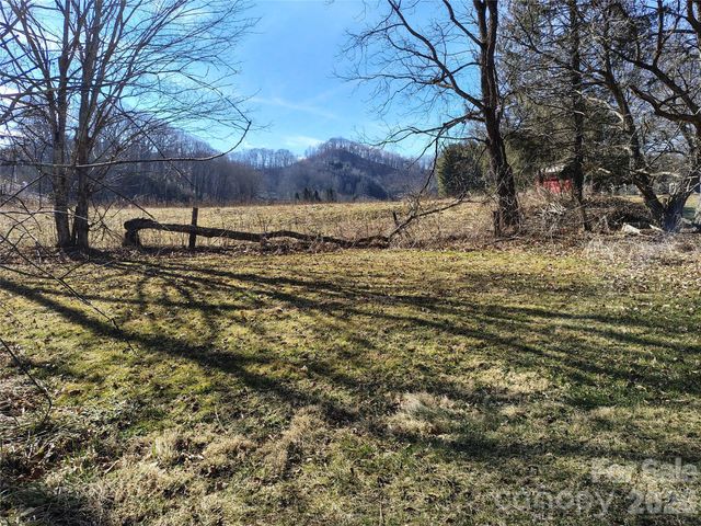 166 Old Helton School Road, Lansing, NC 28643