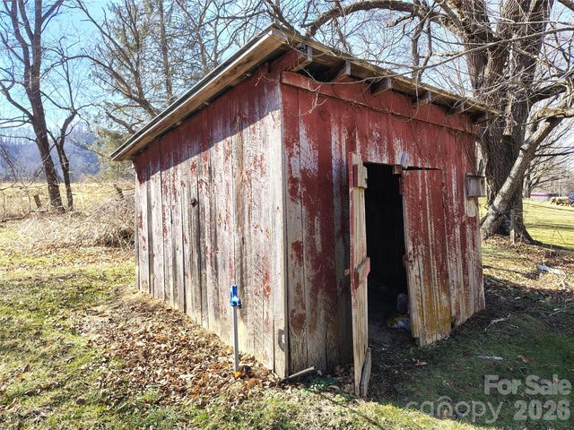 166 Old Helton School Road, Lansing, NC 28643