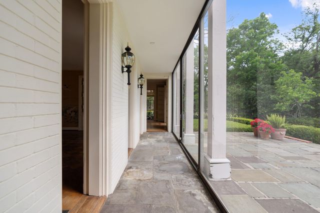 1604 Kirby Drive, Houston, TX 77019