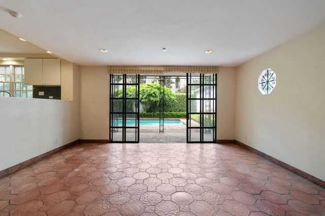 1604 Kirby Drive, Houston, TX 77019