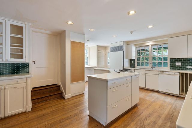 1604 Kirby Drive, Houston, TX 77019