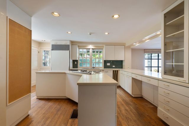 1604 Kirby Drive, Houston, TX 77019