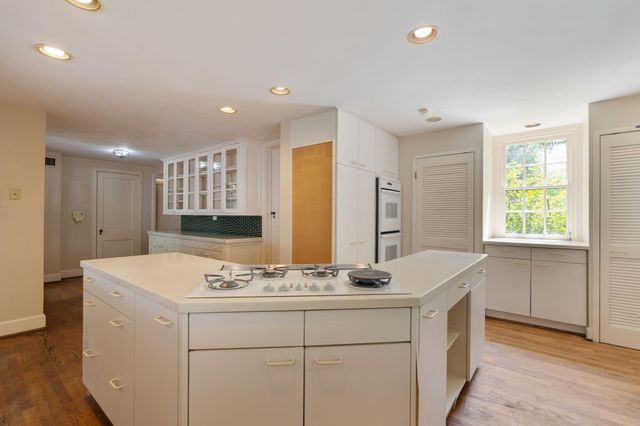 1604 Kirby Drive, Houston, TX 77019
