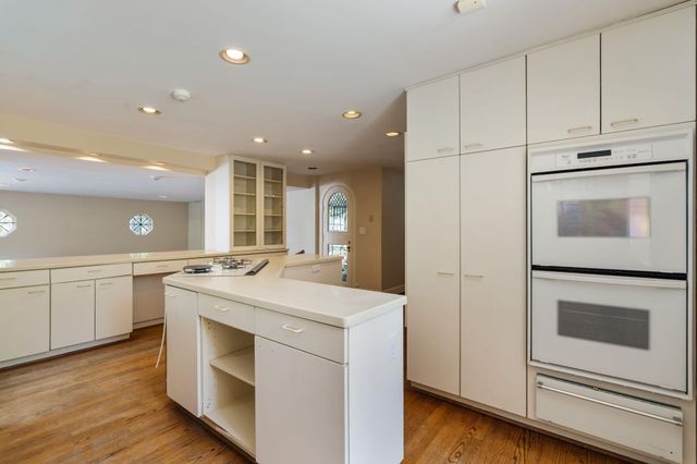 1604 Kirby Drive, Houston, TX 77019