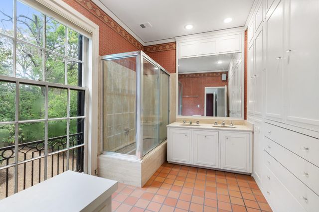 1604 Kirby Drive, Houston, TX 77019