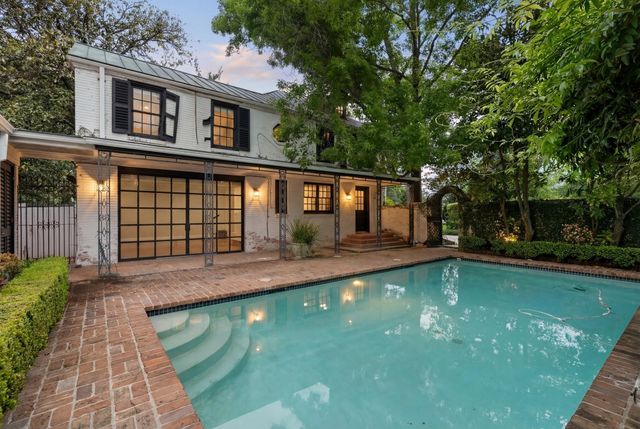 1604 Kirby Drive, Houston, TX 77019