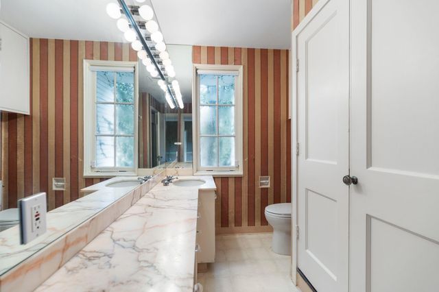 1604 Kirby Drive, Houston, TX 77019