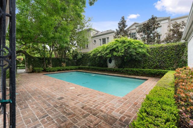 1604 Kirby Drive, Houston, TX 77019