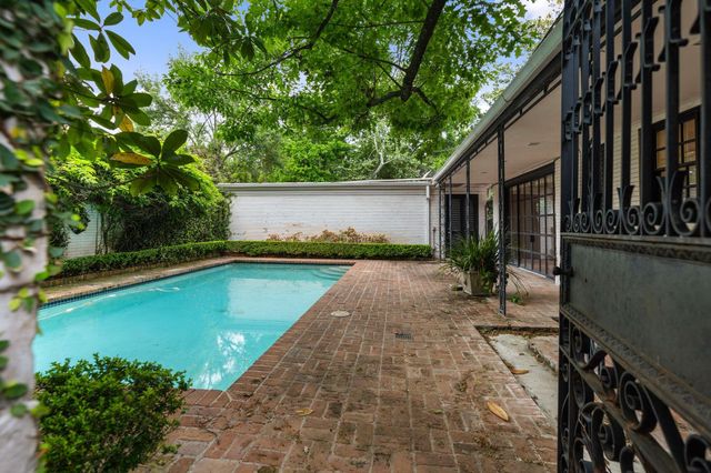 1604 Kirby Drive, Houston, TX 77019
