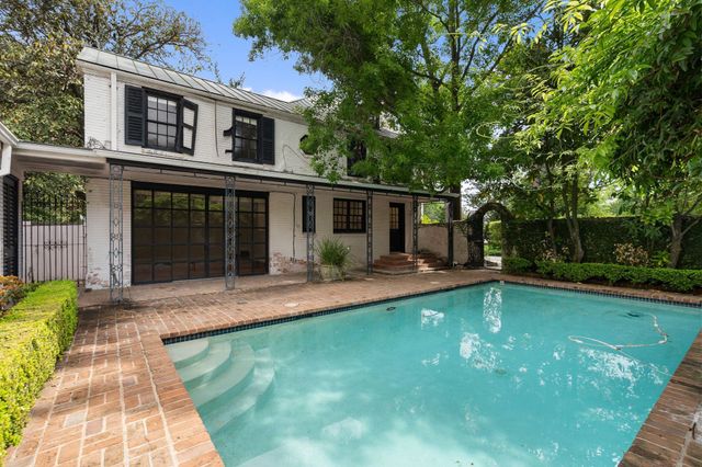 1604 Kirby Drive, Houston, TX 77019