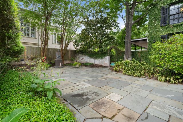 1604 Kirby Drive, Houston, TX 77019