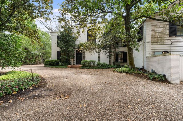 1604 Kirby Drive, Houston, TX 77019