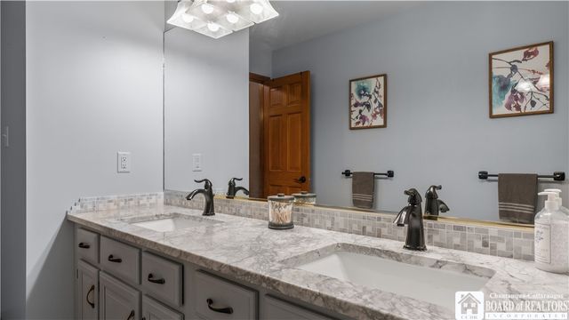 12121 Bennett State Road, Hanover, NY 14136