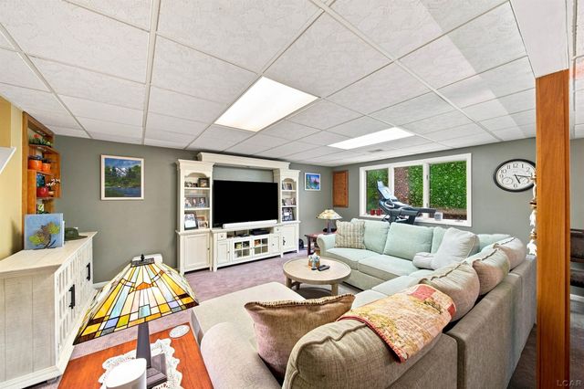 288 Whitlock St Street, Saline, MI 48176