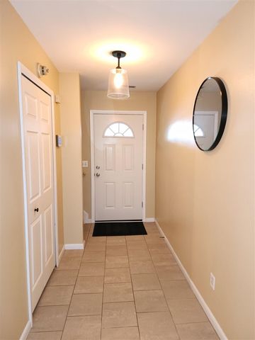 29757 Farmbrook Villa Lane, Southfield, MI 48034