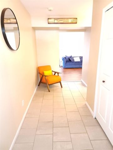 29757 Farmbrook Villa Lane, Southfield, MI 48034