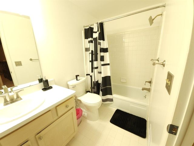 29757 Farmbrook Villa Lane, Southfield, MI 48034