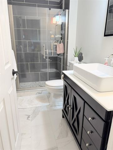 29757 Farmbrook Villa Lane, Southfield, MI 48034
