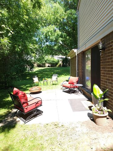 29757 Farmbrook Villa Lane, Southfield, MI 48034
