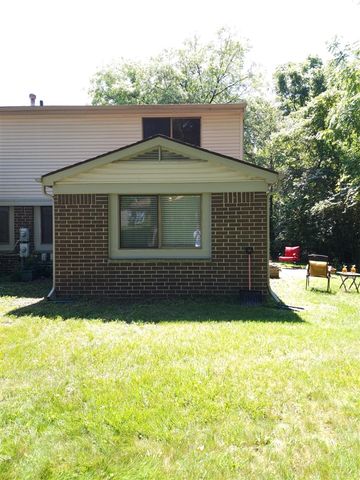 29757 Farmbrook Villa Lane, Southfield, MI 48034