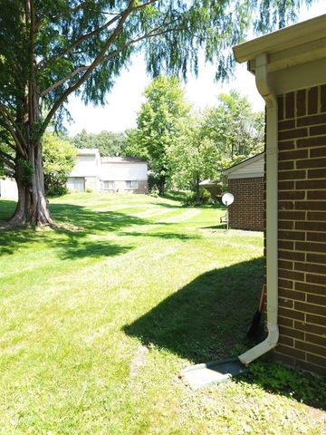 29757 Farmbrook Villa Lane, Southfield, MI 48034