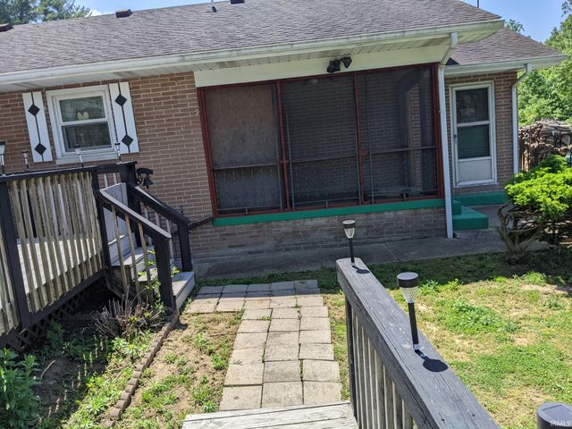 7114 Locust Lake West Drive, Spencer, IN 47460