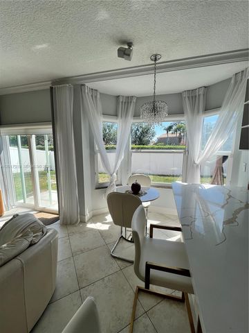 1401 NW 187th Ave, Pembroke Pines, FL 33029