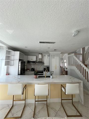 1401 NW 187th Ave, Pembroke Pines, FL 33029