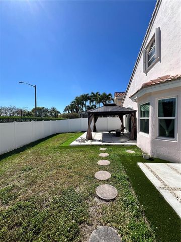 1401 NW 187th Ave, Pembroke Pines, FL 33029